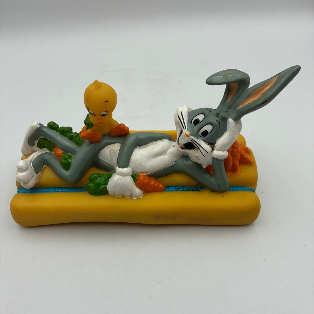 Vintage Looney Tunes Bugs Bunny Tweety Bird Rubber Squeak Toy Raft Carrots 6.5in